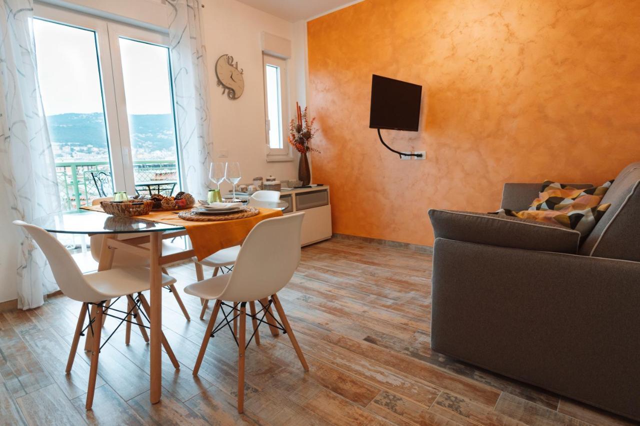 San Giusto Elegante Bilocale Con Balcone E Vista Apartment Триест Екстериор снимка