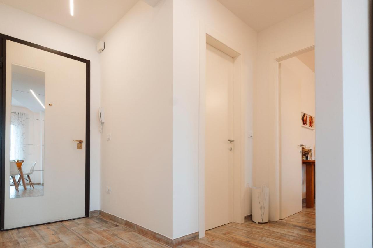 San Giusto Elegante Bilocale Con Balcone E Vista Apartment Триест Екстериор снимка